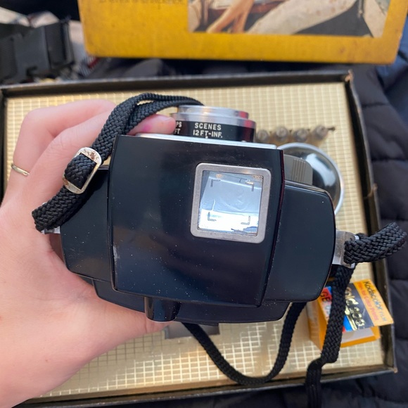 vintage film camera - Picture 9 of 11